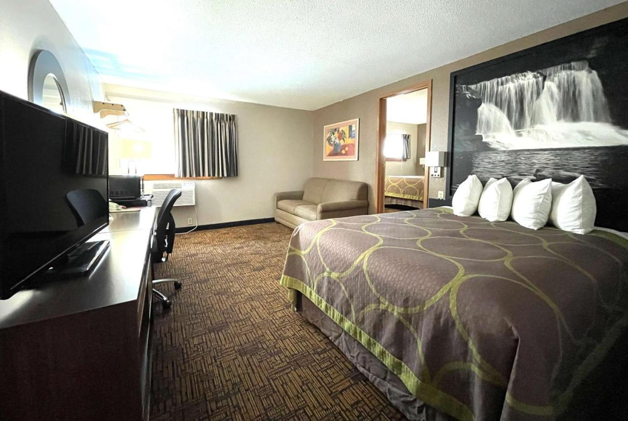 Super 8 By Wyndham Indianapolis Emerson Luaran gambar