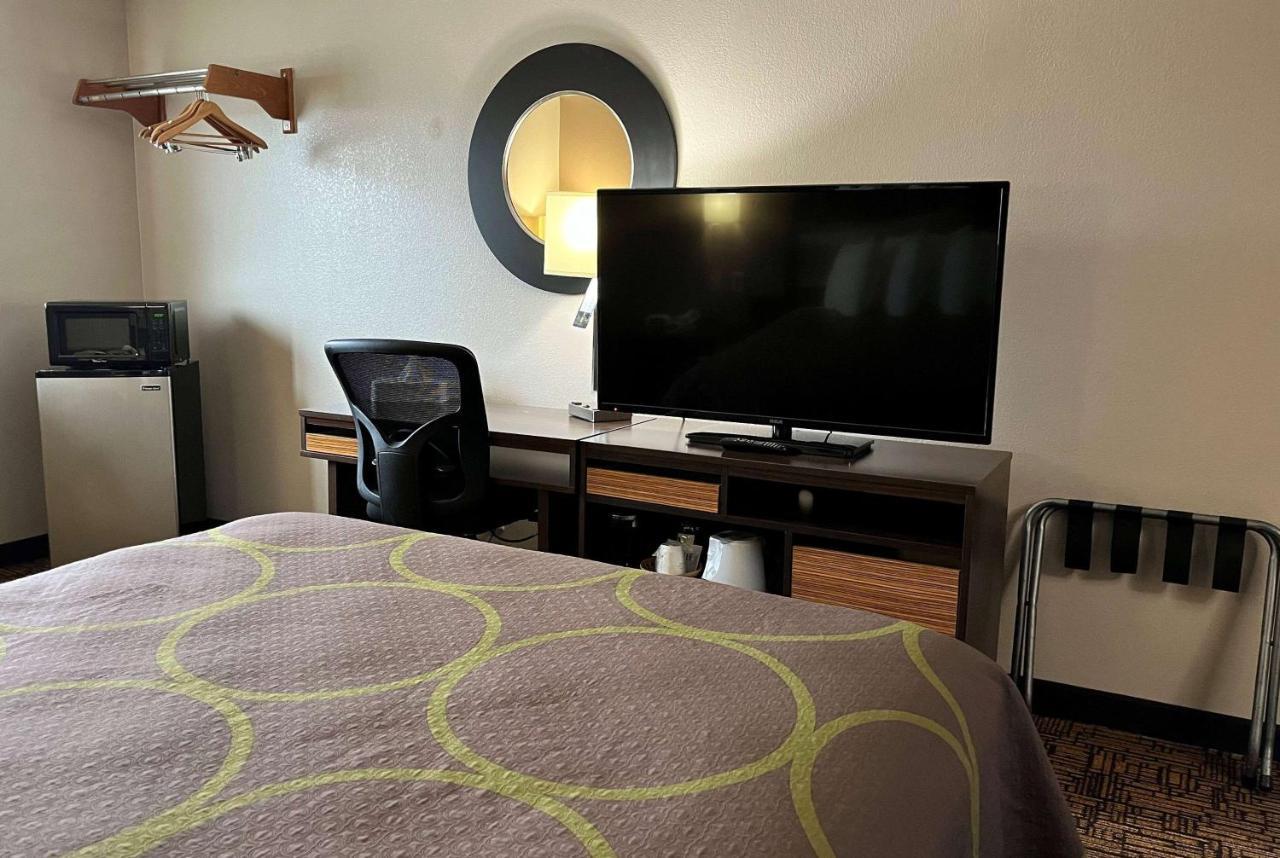 Super 8 By Wyndham Indianapolis Emerson Luaran gambar