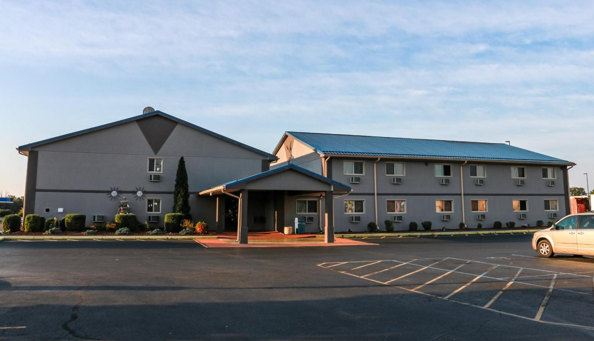 Super 8 By Wyndham Indianapolis Emerson Luaran gambar