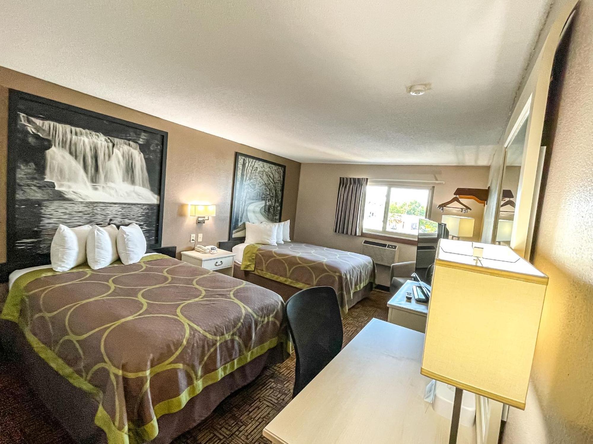 Super 8 By Wyndham Indianapolis Emerson Luaran gambar